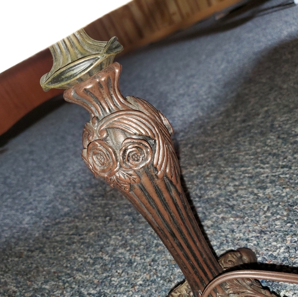 BEAUTIFUL CHEYENNE VICTORIAN STYLE LAMP ROSES - Picture 5 of 6